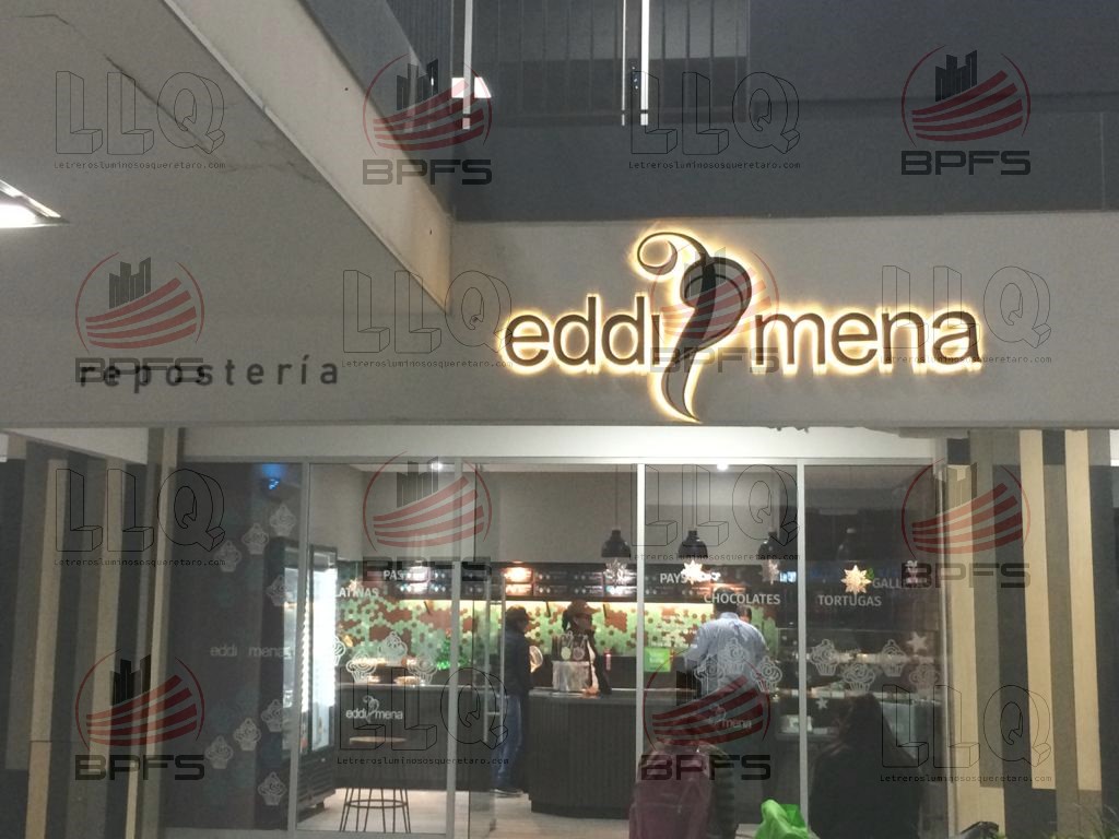 Eddi Mena